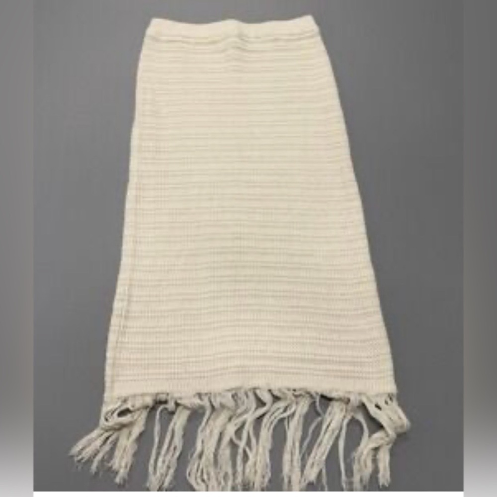 Freshman 1996 Women's Cream Knit Fringe Hem Skirt